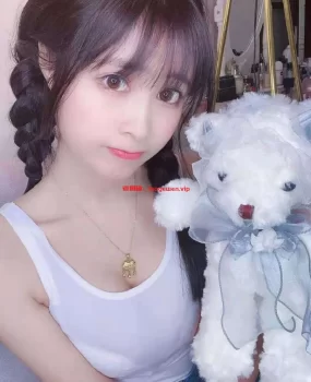 青岛小巧玲珑清纯可爱型的美女